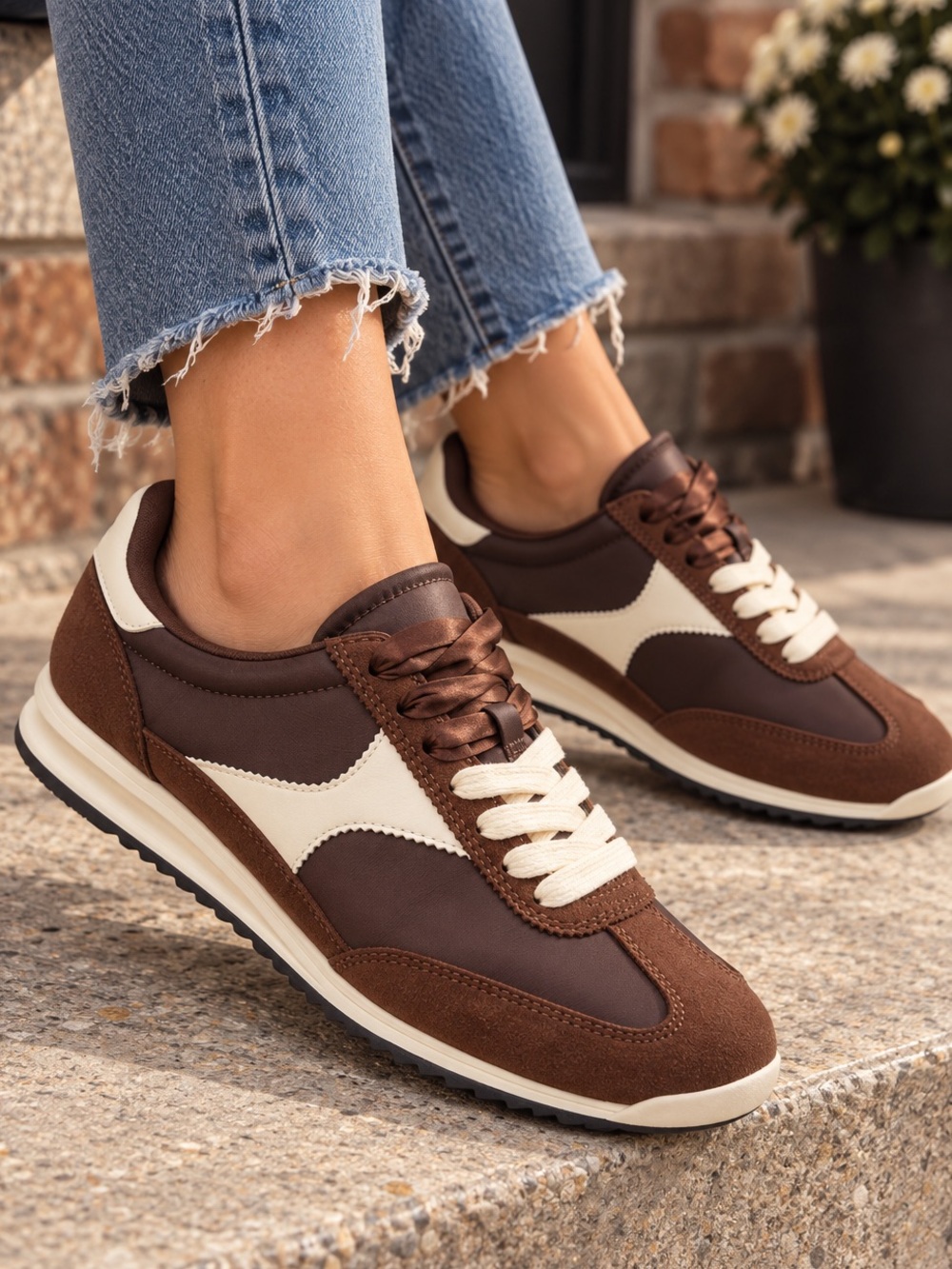SKYLER Sneakers with Memory Foam
Insole - Brown - NWT